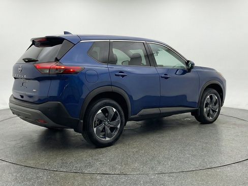 Used 2025 Nissan Rogue SV AWD/4WD image 9