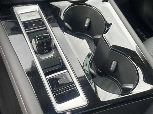 New 2025 Volkswagen Atlas SEL image 32