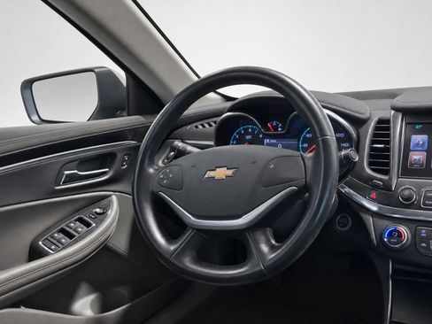 Used 2017 Chevrolet Impala LT FWD image 29