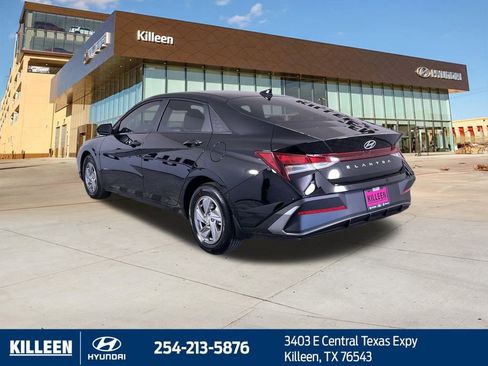New 2025 Hyundai Elantra SE image 6