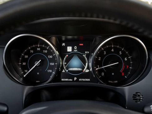 Used 2019 Jaguar F-PACE Premium AWD/4WD image 17
