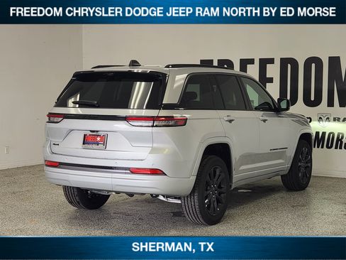 New 2026 Jeep Grand Cherokee Limited AWD/4WD image 4