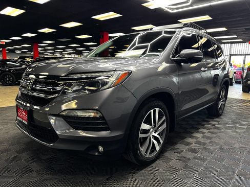 Used 2017 Honda Pilot Touring image 6