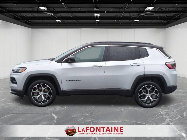 Used 2024 Jeep Compass Limited AWD/4WD image 2