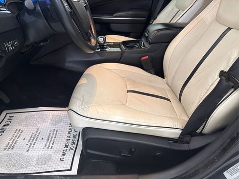 Used 2014 Chrysler 300 Uptown Edition w/ Quick Order Package 22M image 35