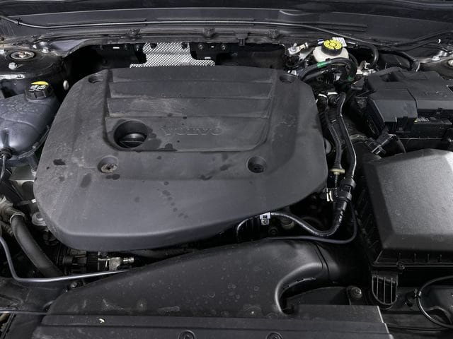 Used 2023 Volvo XC40 B5 Plus AWD/4WD image 31