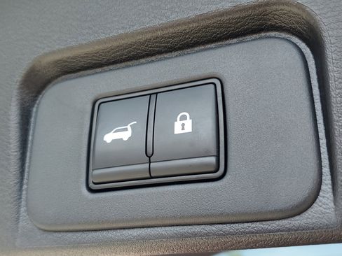Certified 2024 Nissan Rogue SV FWD image 7