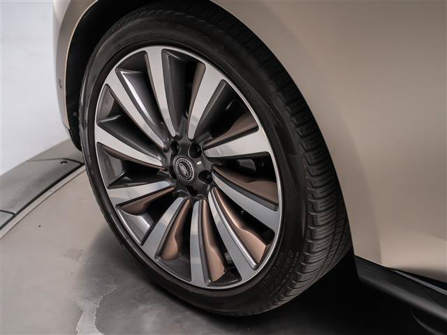 Used 2024 Land Rover Range Rover SV AWD/4WD image 12