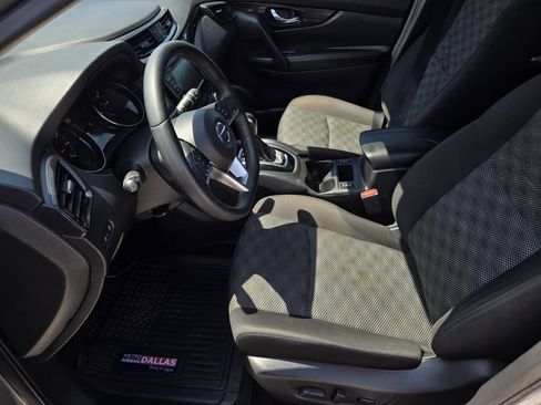Certified 2022 Nissan Rogue Sport SV FWD image 18