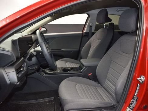 Certified 2025 Kia K4 EX image 9