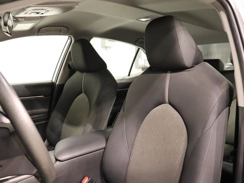 Used 2022 Toyota Camry LE image 14