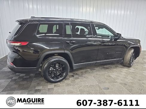 Used 2024 Jeep Grand Cherokee L Laredo AWD/4WD image 3