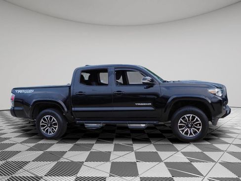Used 2020 Toyota Tacoma TRD Sport AWD/4WD image 8