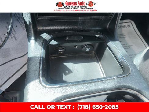 Used 2019 Dodge Grand Caravan SE FWD image 43