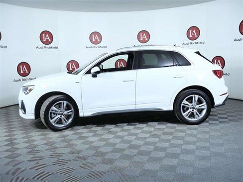 Certified 2024 Audi Q3 2.0T Premium Plus w/ Premium Plus Package image 5