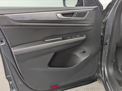 Used 2024 Volkswagen Atlas Cross Sport SE w/ Panoramic Sunroof Package FWD image 13