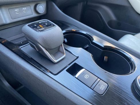 Used 2024 Nissan Rogue SV image 16