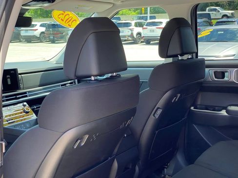 Used 2025 Hyundai Santa Fe SE FWD image 25