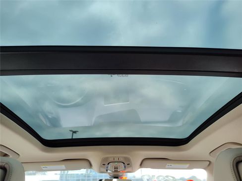 Used 2019 Audi Q5 Prestige w/ Prestige Package image 22