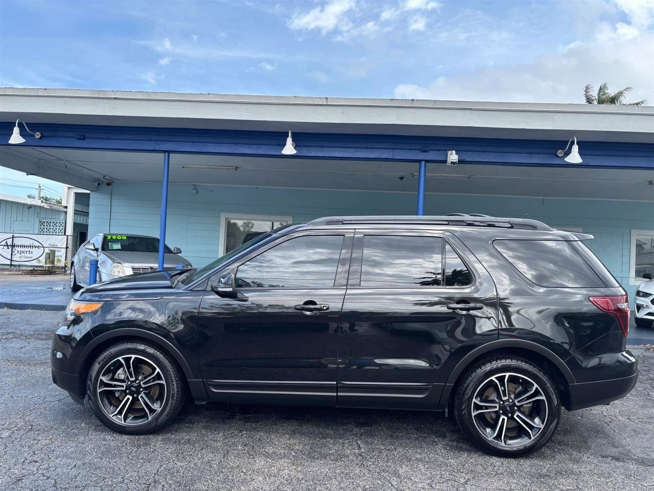 Used 2015 Ford Explorer Sport w/ Equipment Group 401A AWD/4WD image 2