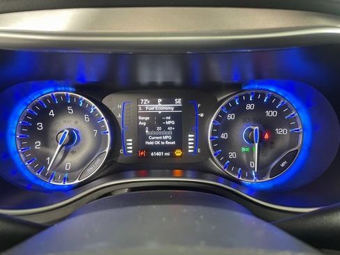Used 2019 Chrysler Pacifica Touring Plus w/ S Appearance Package FWD image 16