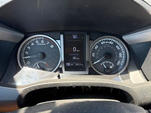 Used 2019 Toyota Tacoma SR5 AWD/4WD image 8