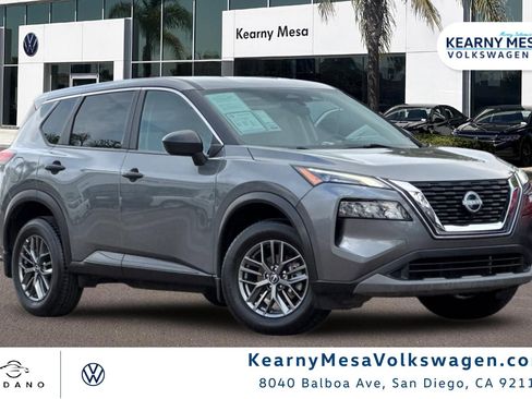 Used 2023 Nissan Rogue S image 1