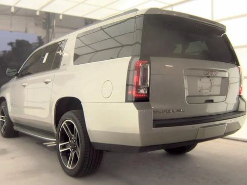 Used 2017 GMC Yukon XL SLE w/ Convenience Package RWD image 4