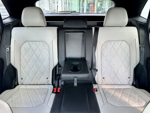 Certified 2024 Volkswagen Atlas Cross Sport SEL Premium R-Line image 21