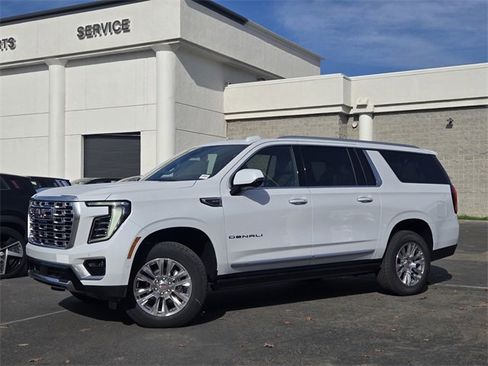 New 2026 GMC Yukon XL Denali w/ Sun & Power Step Package image 8