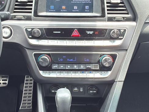 Used 2019 Hyundai Sonata Sport w/ Tech Package 03 FWD image 21