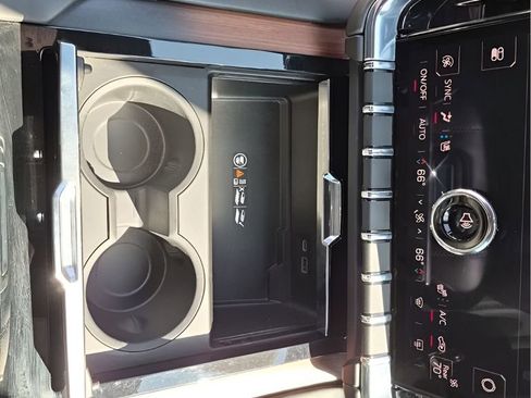 Used 2025 GMC Yukon XL Denali image 41