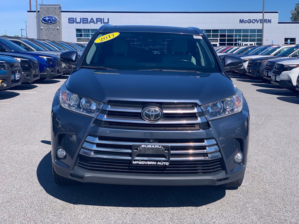 Used 2017 Toyota Highlander Limited Platinum w/ Carpet Mat Package AWD/4WD image 3