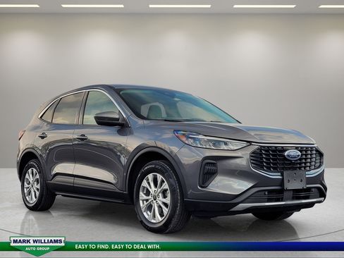 Used 2023 Ford Escape Active w/ Tech Pack #2 AWD/4WD image 1