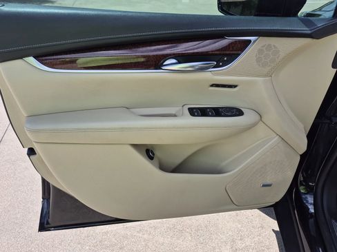 Used 2017 Cadillac XT5 Luxury w/ Driver Awareness Package image 12