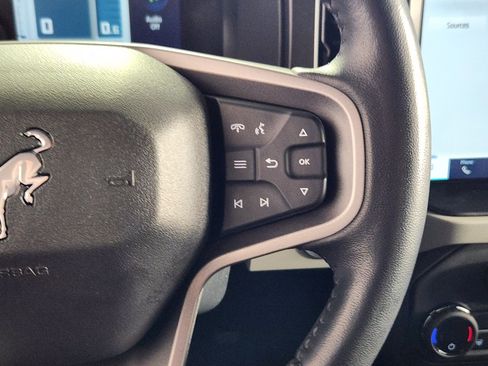 Used 2023 Ford Bronco Badlands image 18