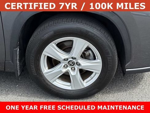 Used 2023 Toyota Highlander LE AWD/4WD image 7