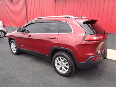 Used 2014 Jeep Cherokee Latitude w/ Cold Weather Group AWD/4WD image 7