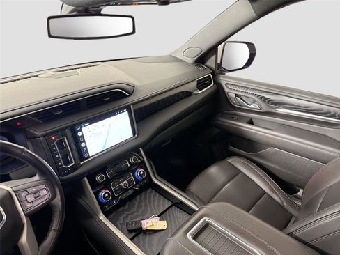 Used 2022 GMC Yukon XL Denali AWD/4WD image 23