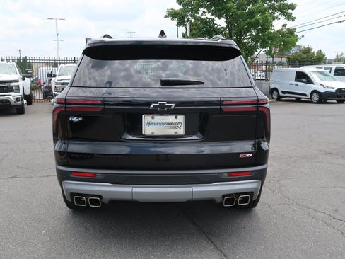 Used 2025 Chevrolet Traverse Z71 w/ Enhanced Driving Package AWD/4WD image 9