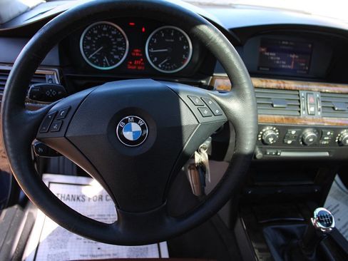 Used 2007 BMW 530xi Sedan image 19