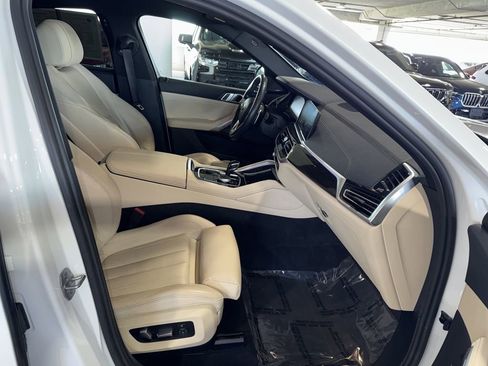 Used 2021 BMW X6 sDrive40i w/ Premium Package image 10