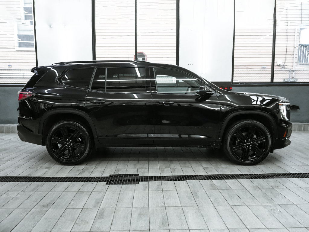 Used 2025 GMC Acadia Elevation w/ Black Edition FWD image 7