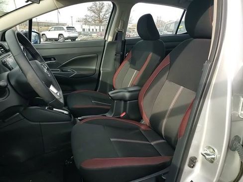 Used 2024 Nissan Versa SR image 8