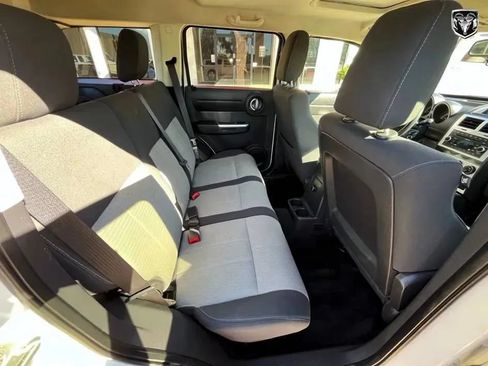 Used 2007 Dodge Nitro R/T RWD image 12
