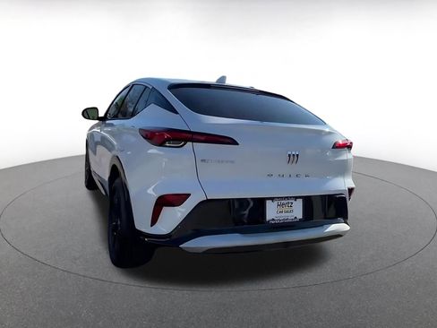 Used 2025 Buick Envista Sport Touring image 11