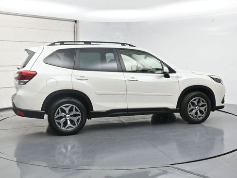Used 2023 Subaru Forester Premium AWD/4WD image 27