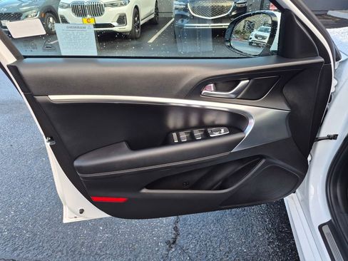 Used 2026 Genesis G70 2.5T image 10