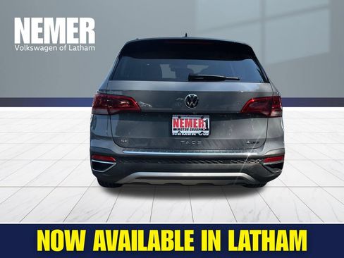 Used 2022 Volkswagen Taos SE AWD/4WD image 3