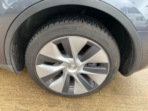 Used 2023 Tesla Model Y Long Range AWD/4WD image 21